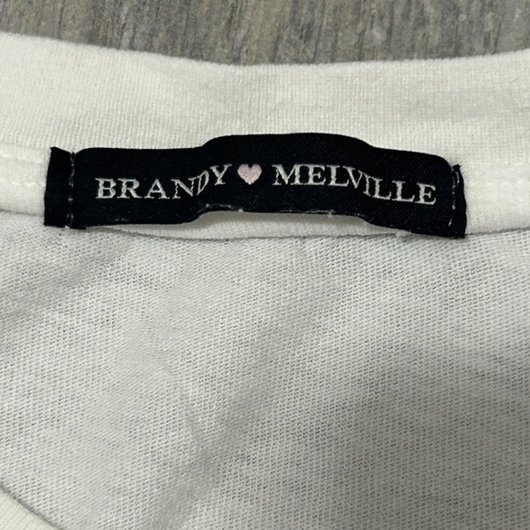 Women's/Jr Brandy Melville SOHO T-shirt - SMALL - Picture 4 of 4